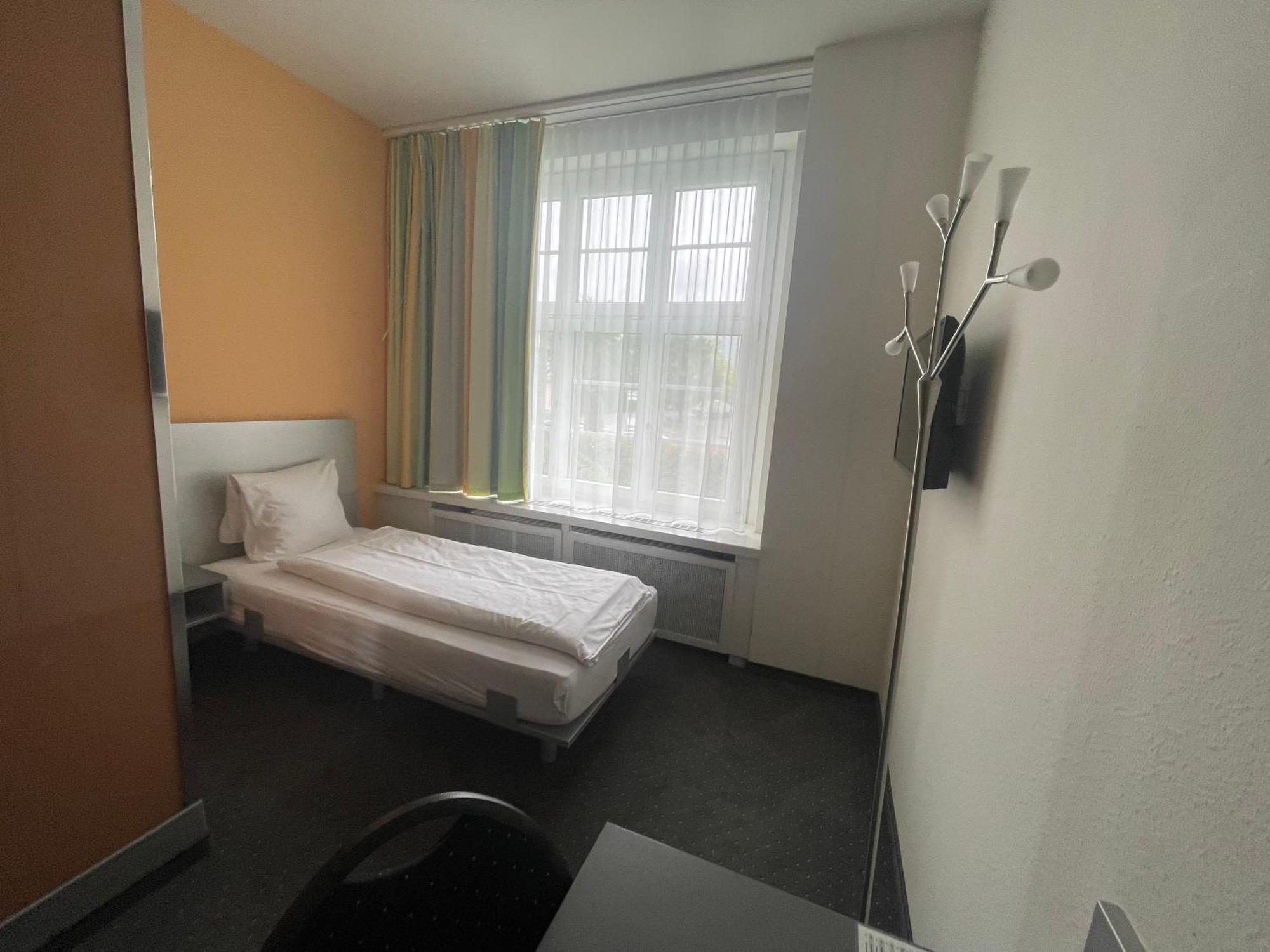 Hotel & Gasthaus Die Perle ペルレン エクステリア 写真