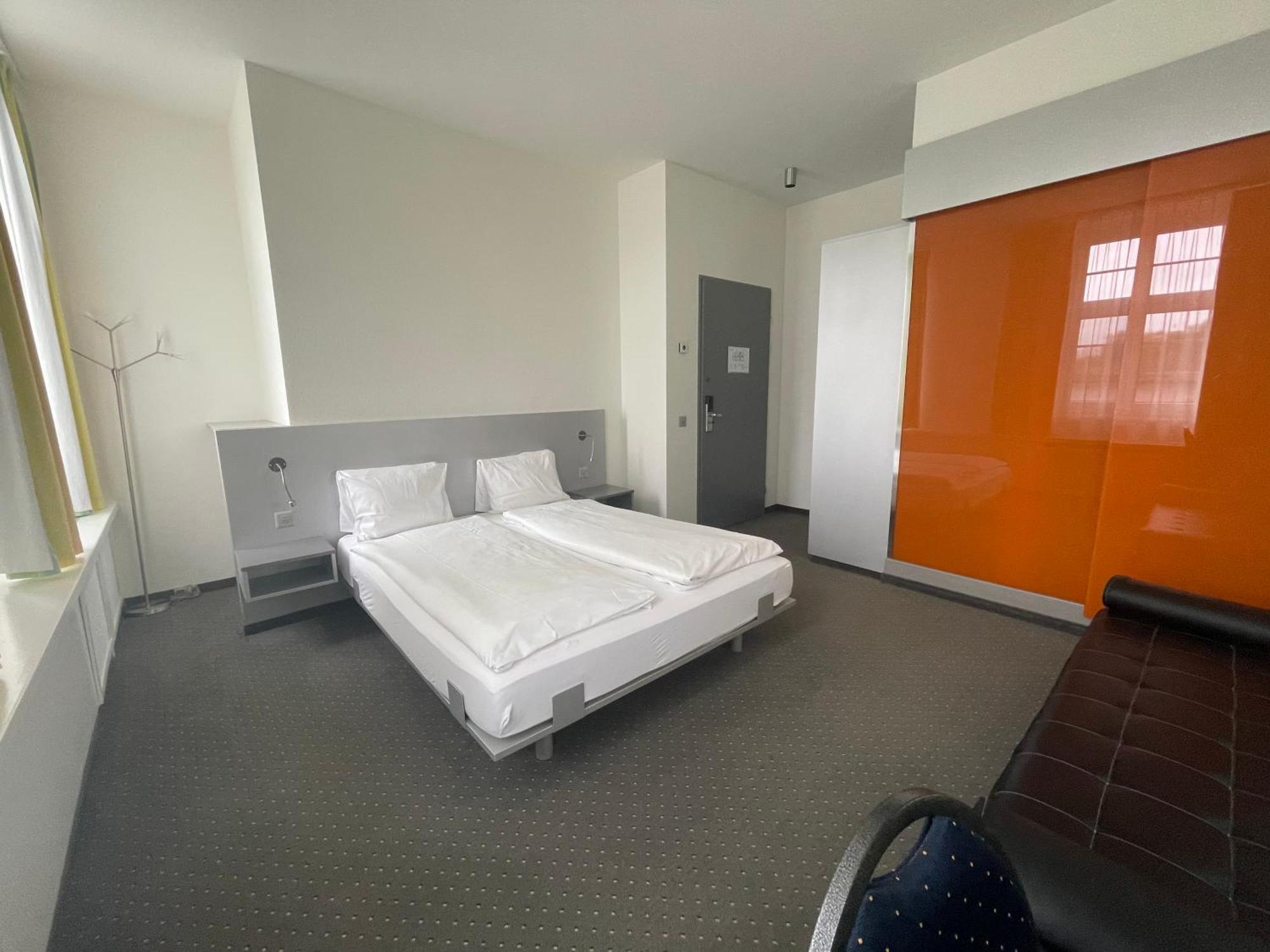 Hotel & Gasthaus Die Perle ペルレン エクステリア 写真