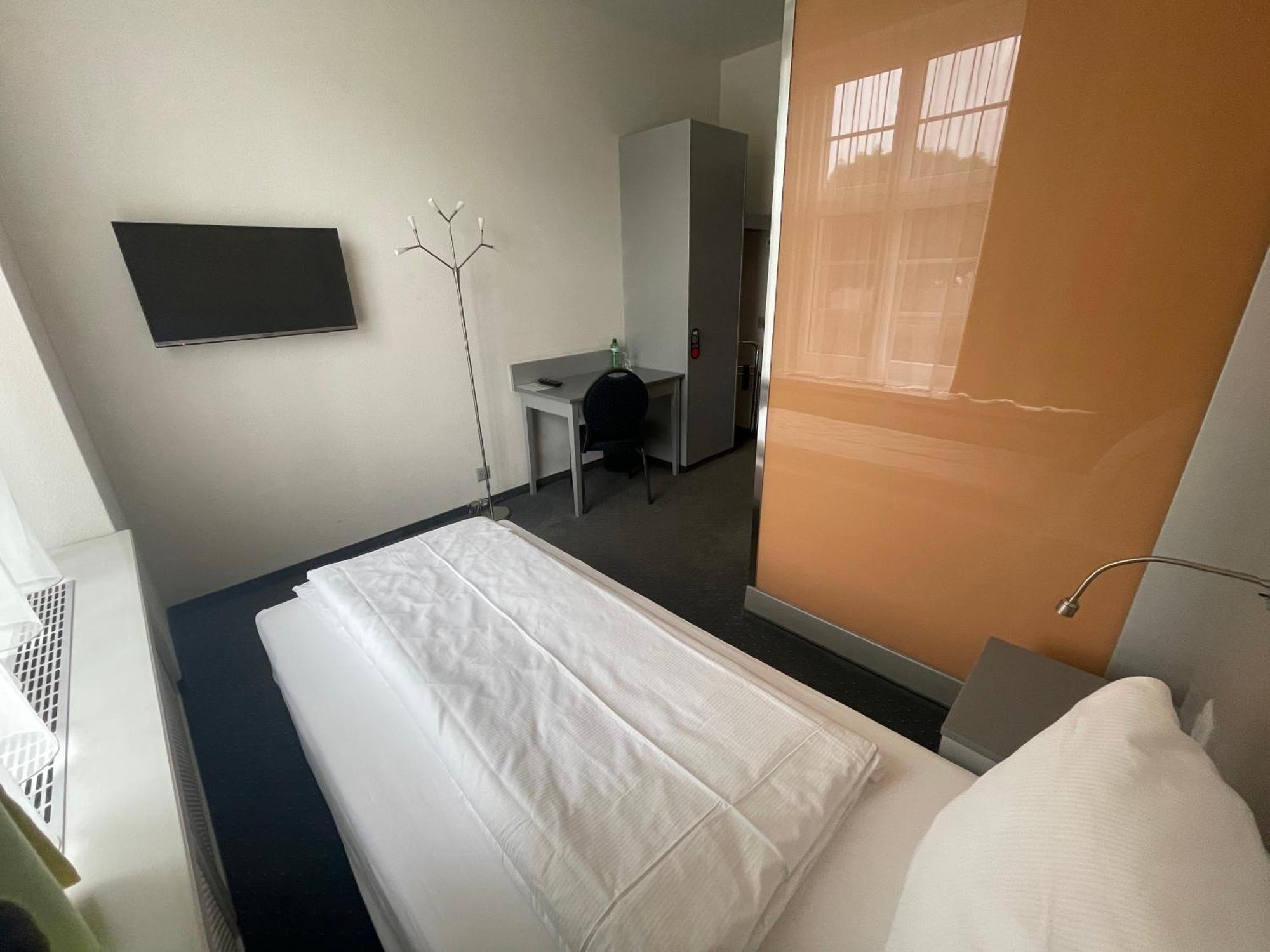 Hotel & Gasthaus Die Perle ペルレン エクステリア 写真