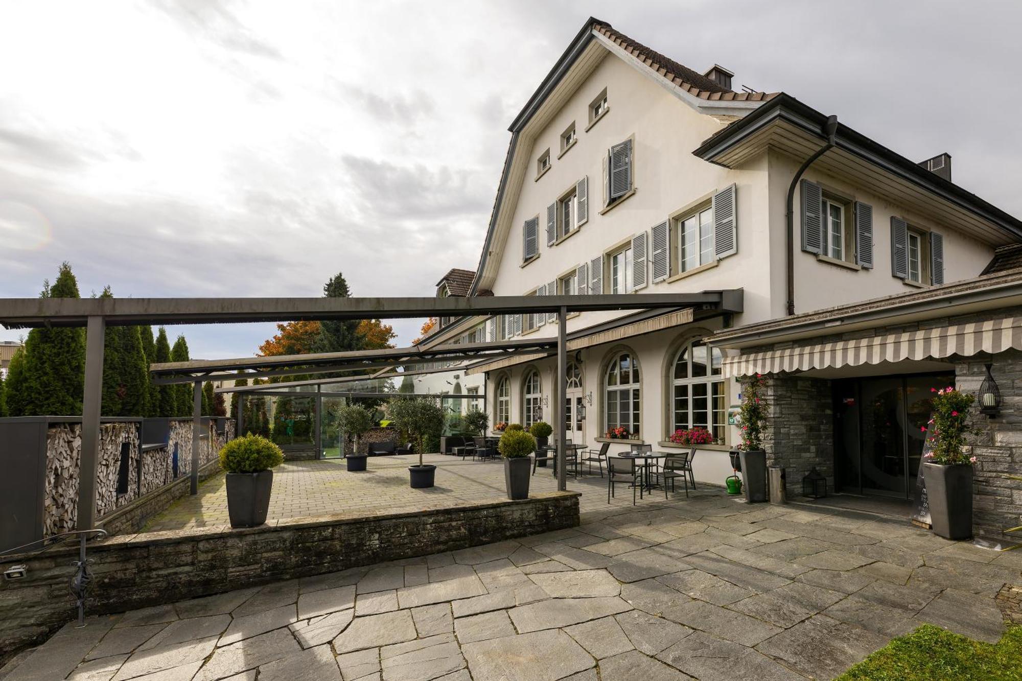 Hotel & Gasthaus Die Perle ペルレン エクステリア 写真