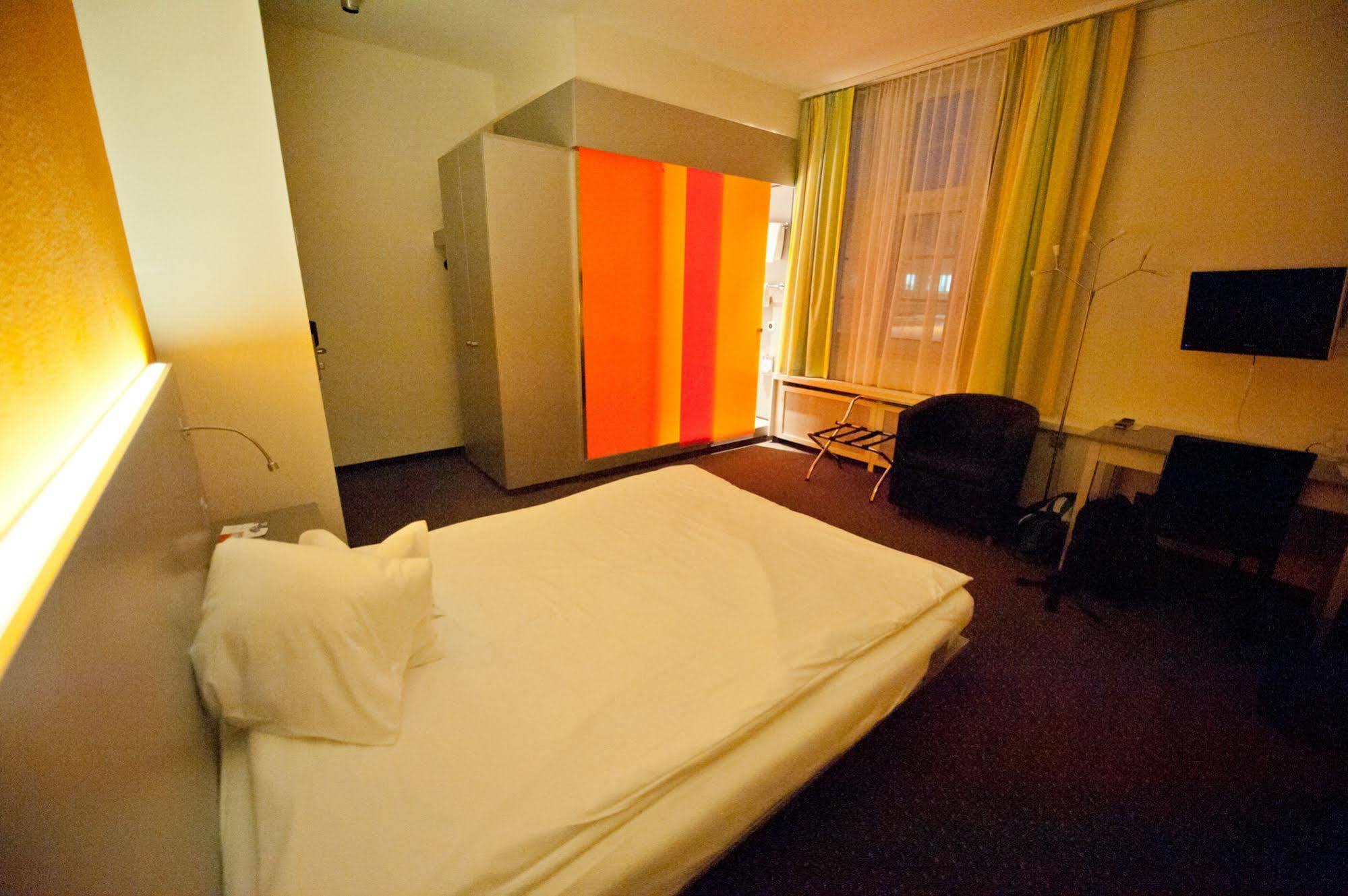 Hotel & Gasthaus Die Perle ペルレン エクステリア 写真